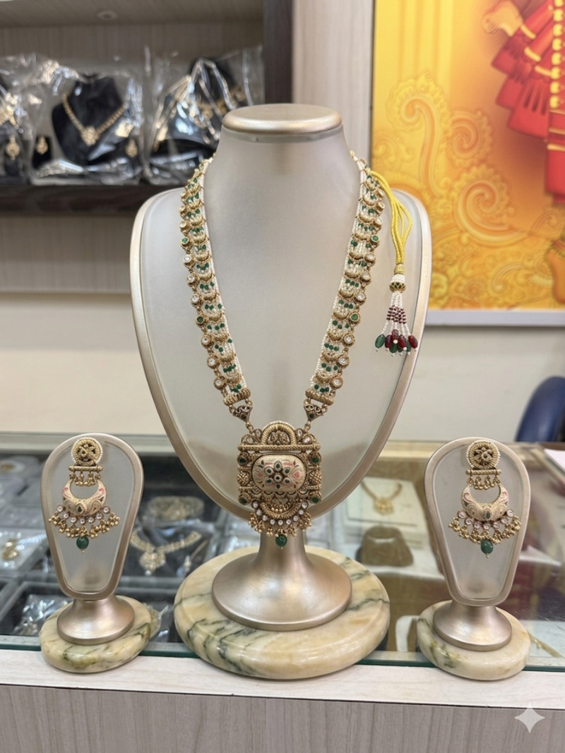 Lakshmi Pendant with Pearl Weaving long Set